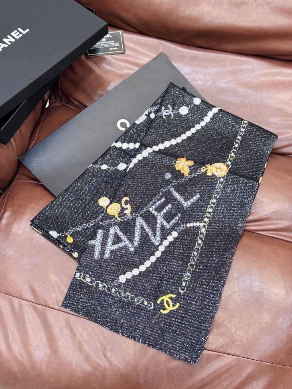Chanel 26s Scarf 100 x 200 cm In Cashmere And Silk 307227