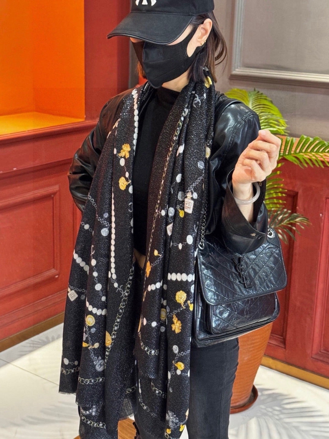 Chanel 26s Scarf 100 x 200 cm In Cashmere And Silk 307227
