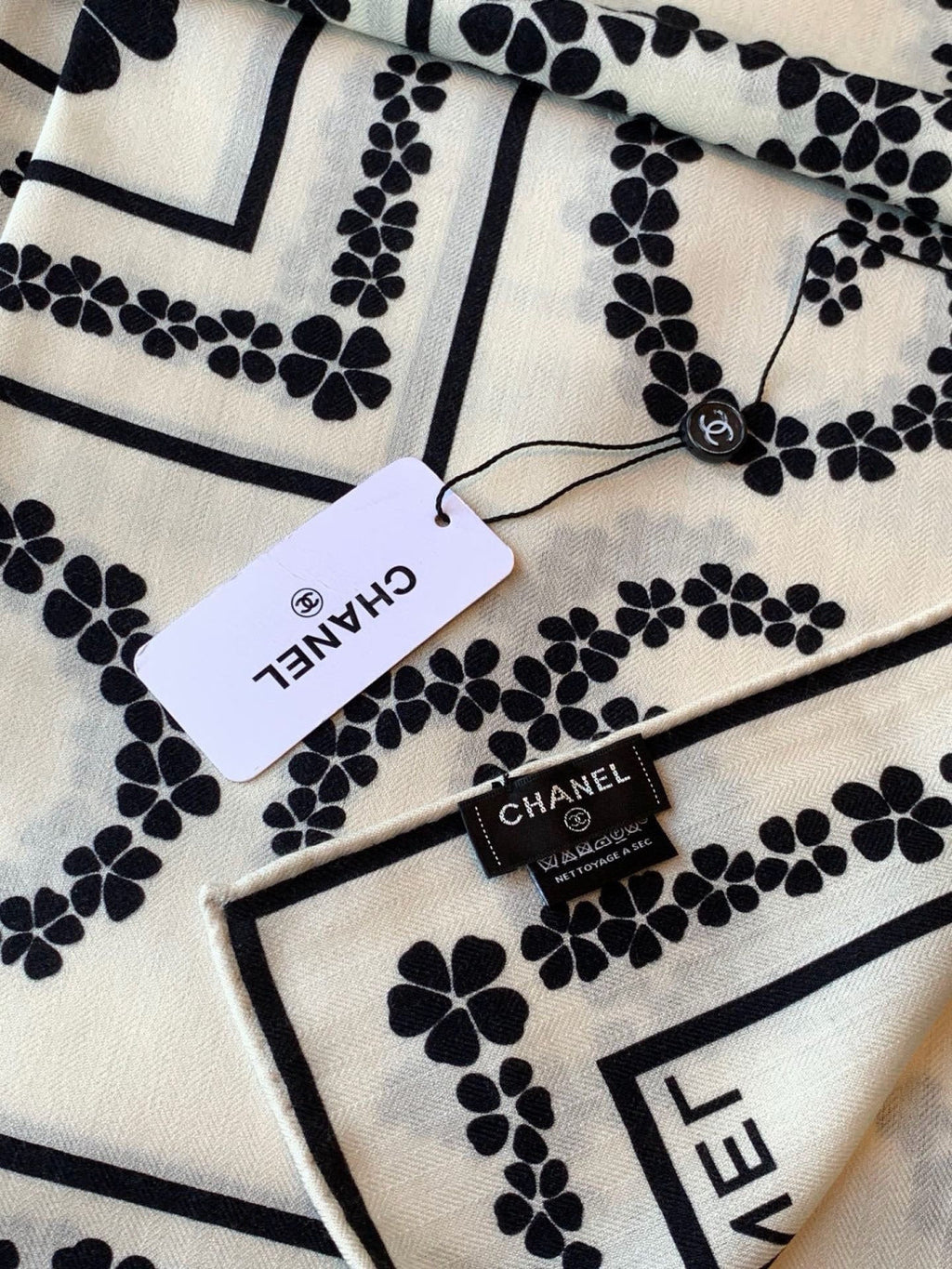 Chanel 26s Scarf 140 In Cashmere Silk 309370
