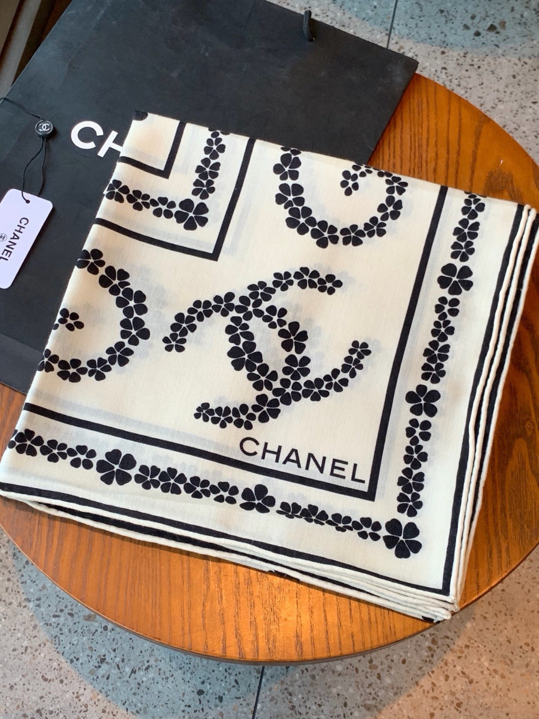 Chanel 26s Scarf 140 In Cashmere Silk 309370