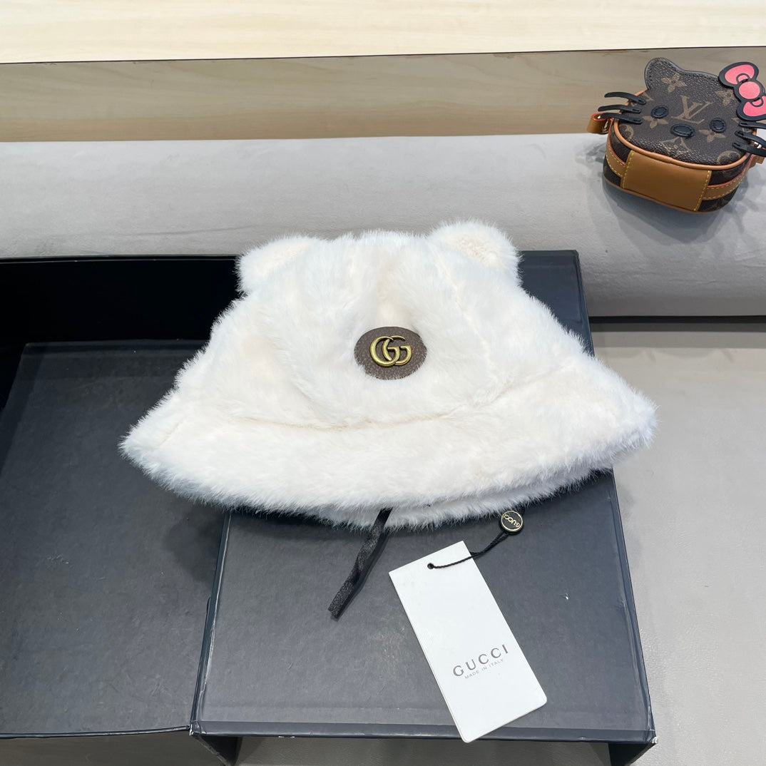 BUCKET HAT IN WHITE FLEECE 397932
