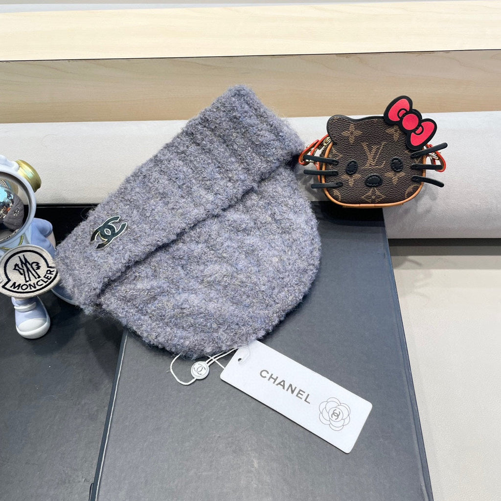 BEANIE HAT IN COOL GRAY WOOL 413327