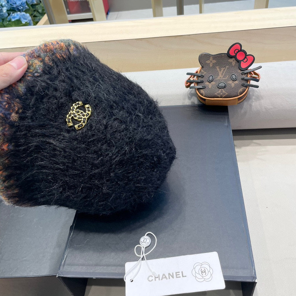 BUCKET HAT IN BLACK LAMB FUR 419466