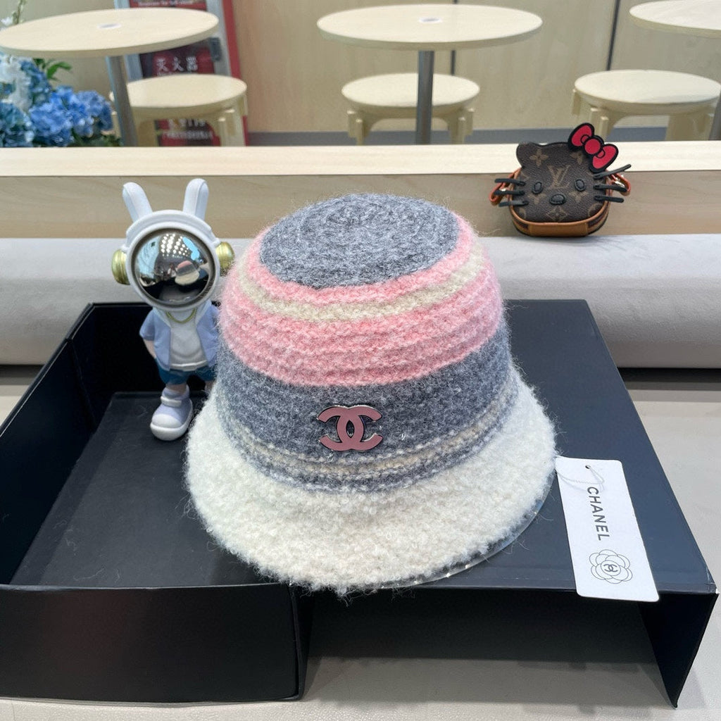 BUCKET HAT IN COLORFUL FLEECE 421128