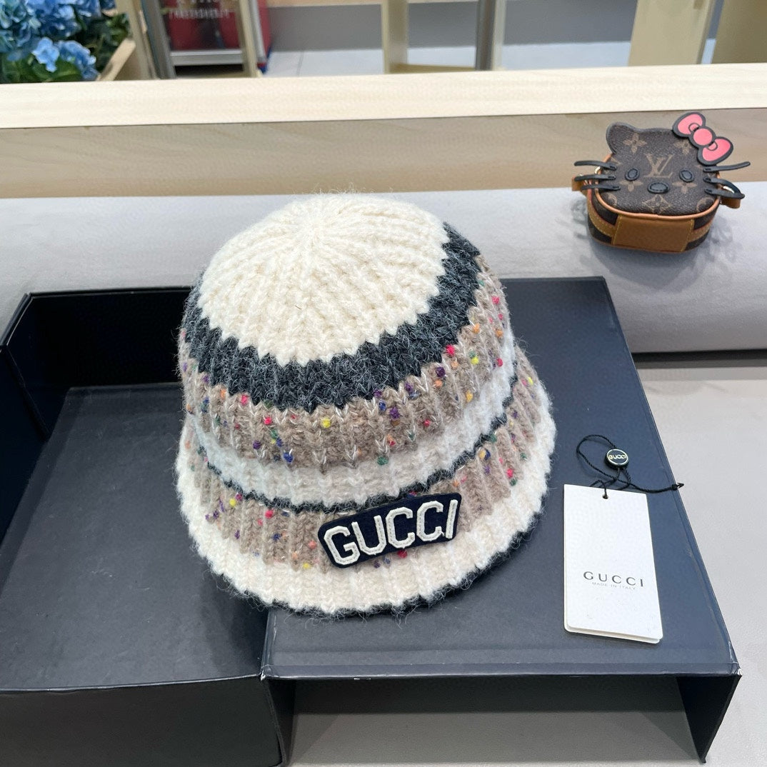 STRIPED KNITTED BUCKET HAT COLORFUL 428101