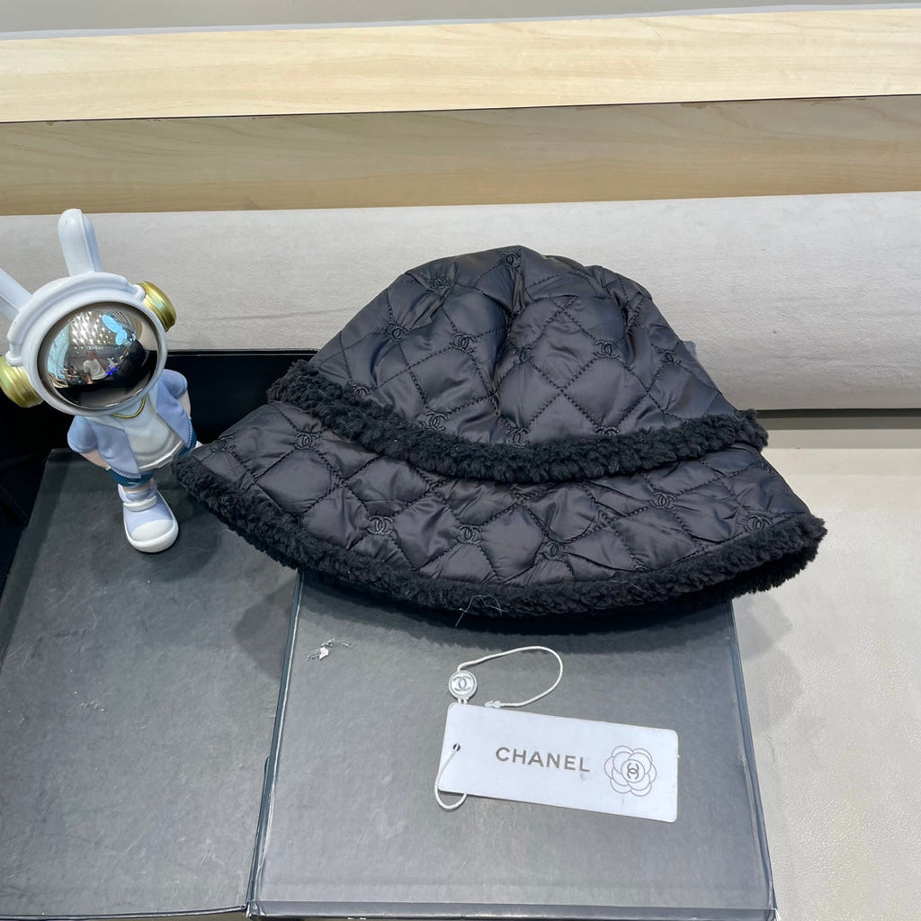 BUCKET HAT IN BLACK LAMB WOOL AND THICK COTTON 431683