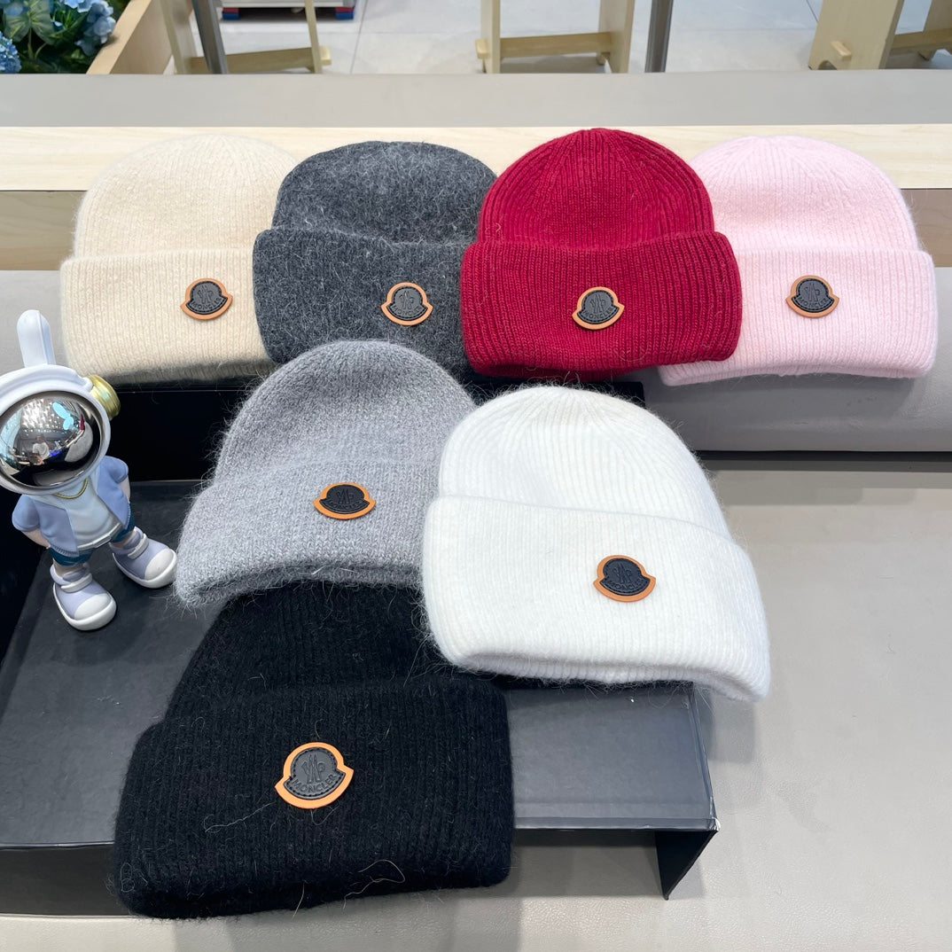 BEANIE HAT IN PASTEL PINK WOOL 438125