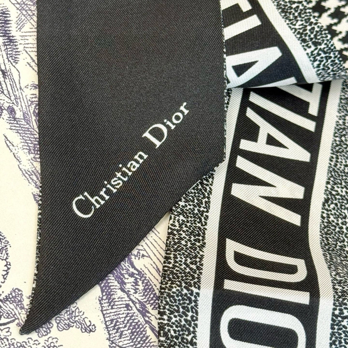 CD Twilly Mini Scarf 105cm Black Mulberry Silk 766722