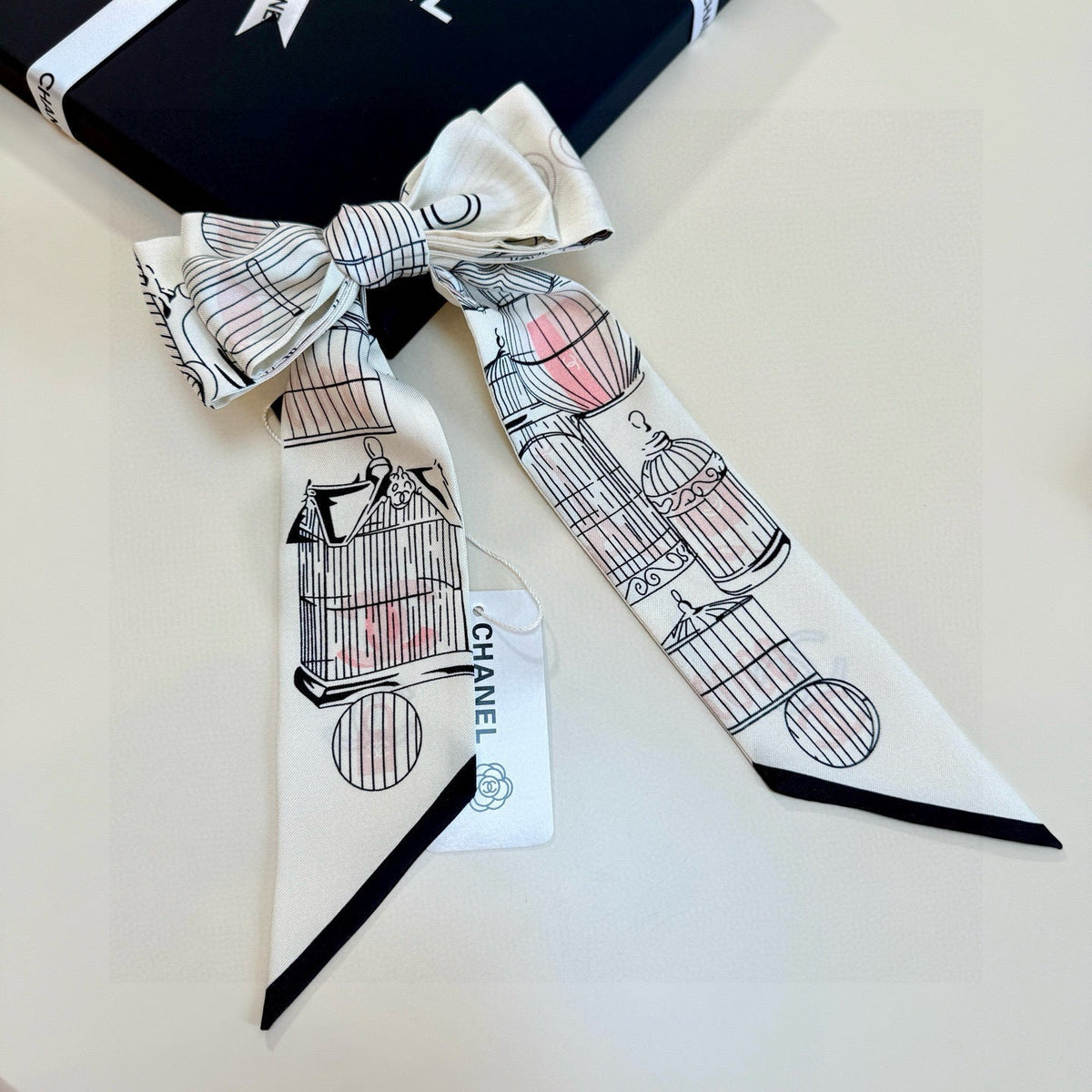 CC Twilly Mini Scarf 120cm White Mulberry Silk 929777