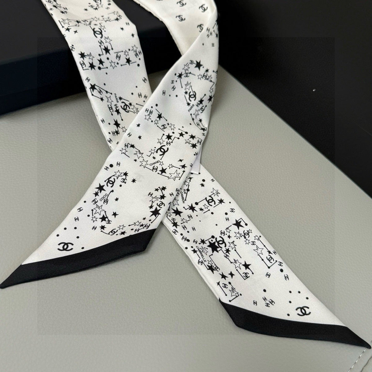 CC Twilly Mini Star Scarf 120cm White Mulberry Silk 945723