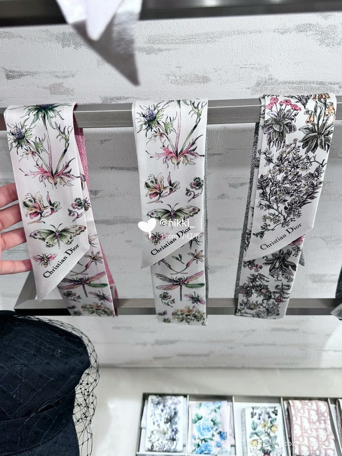 CD Twilly Mini Scarf 105 White Gray Silk Twill 147652