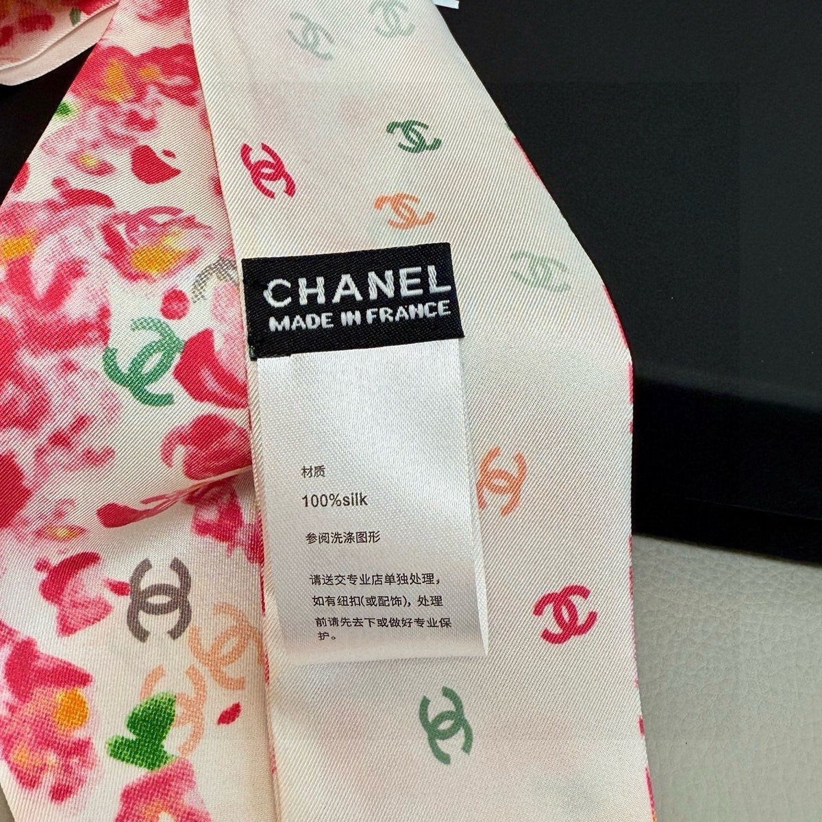CC Twilly Mini Scarf 105 White Pink Floral Pattern Silk Twill 147667