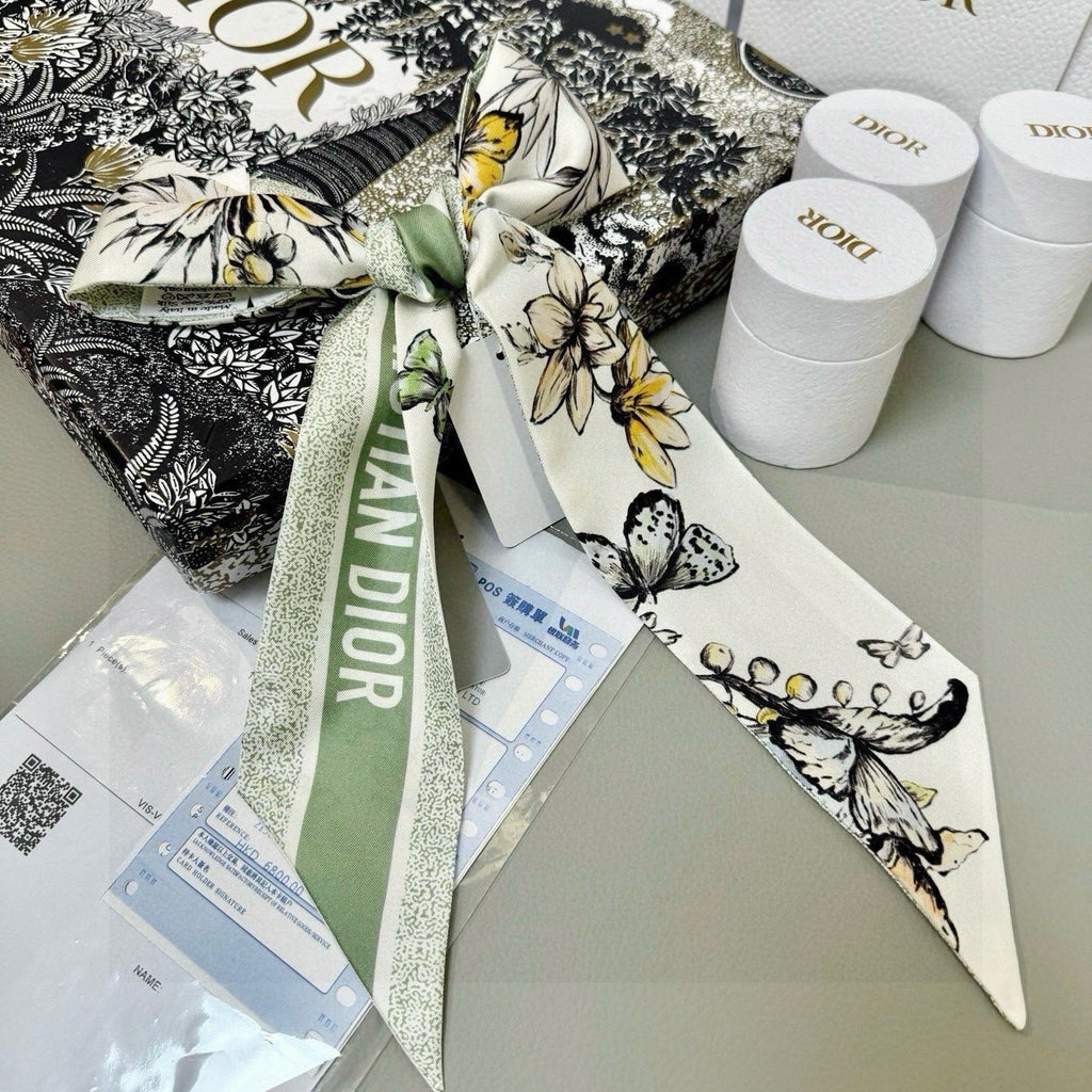 CD Twilly Mini Scarf 105 Ivory Pale Green Silk Twill 153192