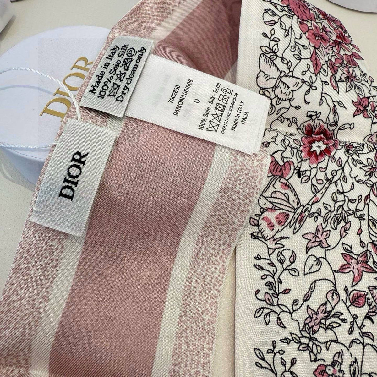 CD Twilly Mini Scarf 105 Dusty Pink Silk Twill 153197
