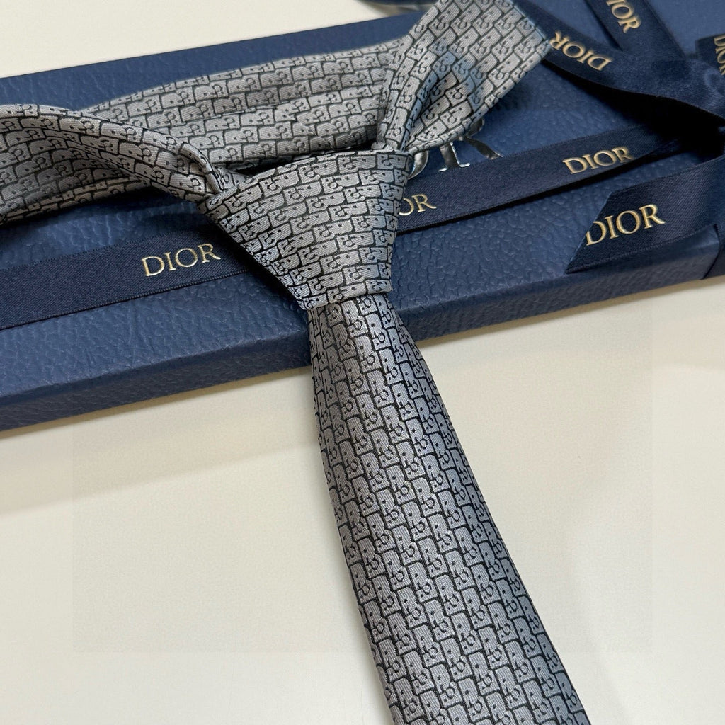 CD Tie Grey Silk 330076