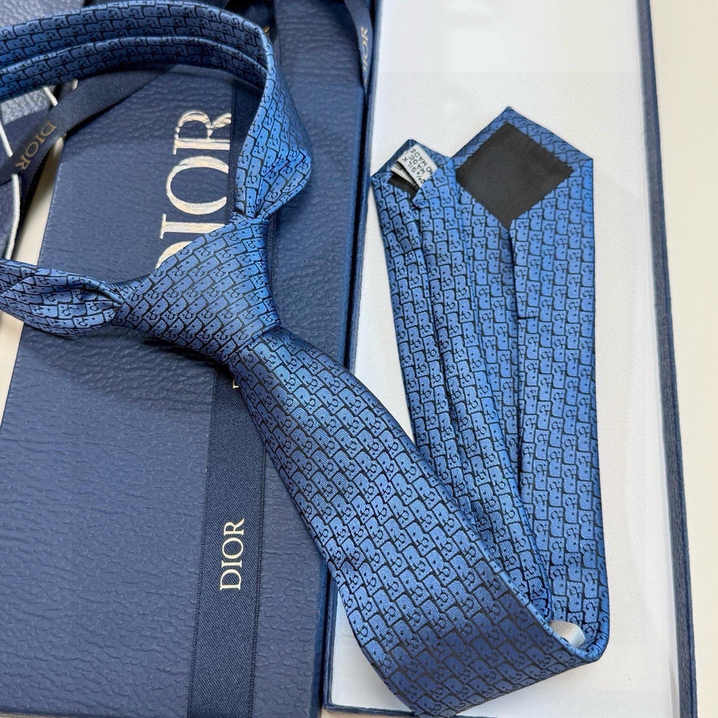 CD Tie Light Blue Silk 330077