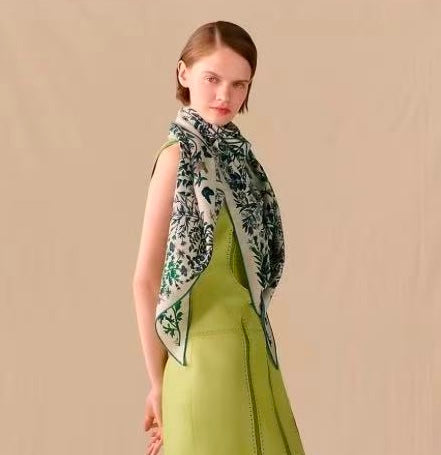 HM Plantes Officinales Triangle White Green Cashmere Silk 139457