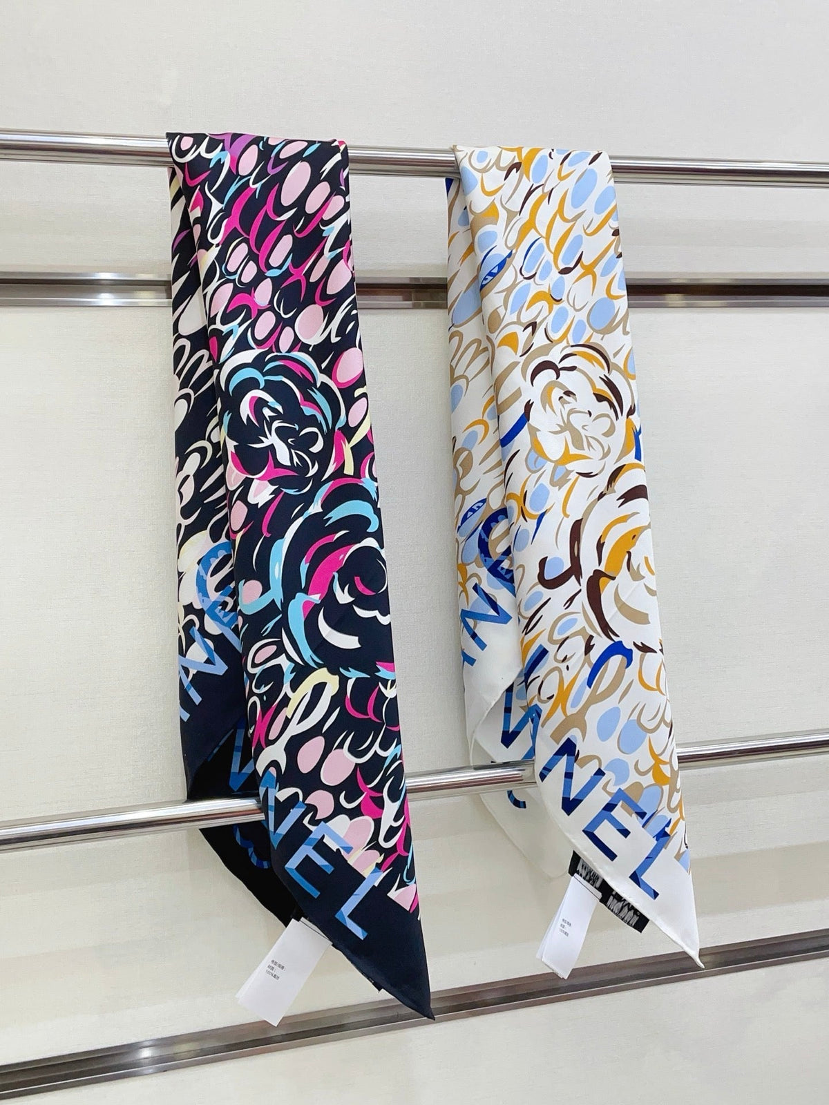 CC Scarf 90x90cm White Colorful Silk Twill 209922
