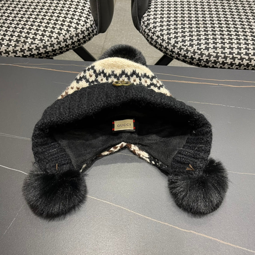 BEANIE HAT IN COLORFUL WOOL 394006