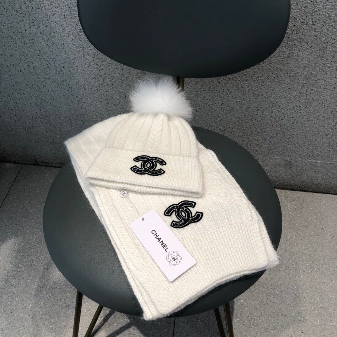 SET SCARF AND HAT IN WHITE WOOL 420820