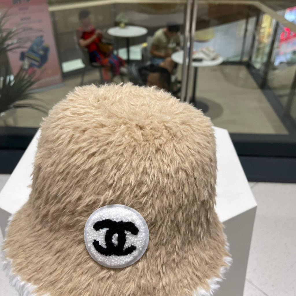 BUCKET HAT IN CAMEL BEIGE MIX WHITE LAMB FUR 420890