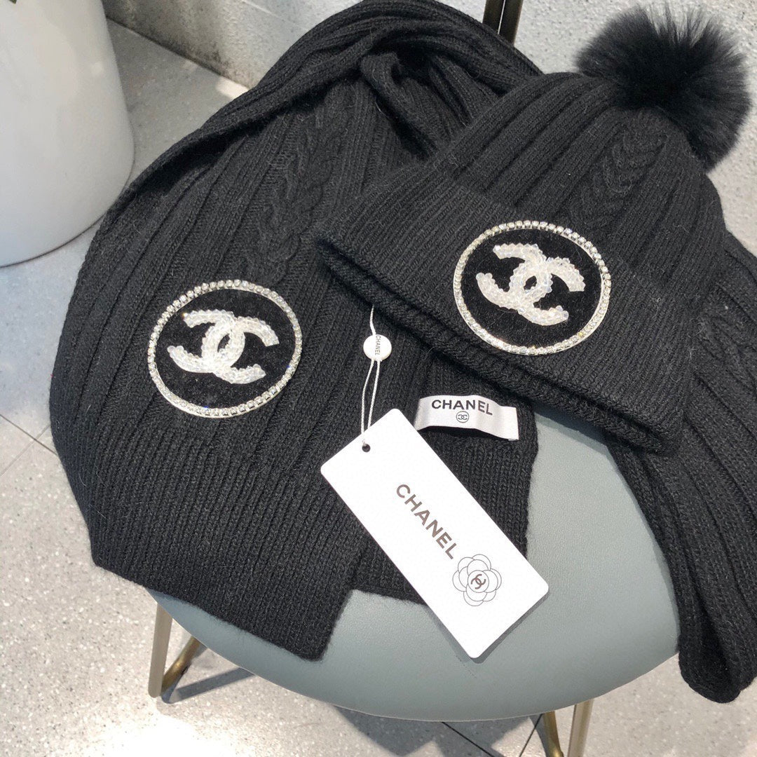 SET BEANIE HAT AND SCARF IN BLACK WOOL 424024