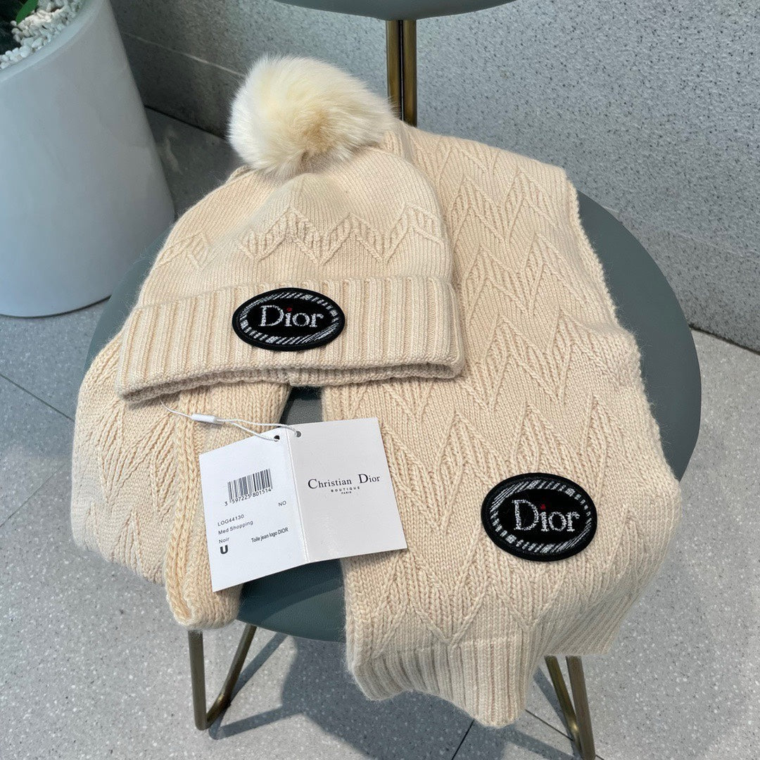 SET KNITTED SCARF AND HAT IN BEIGE WOOL AND FOX FUR 434632