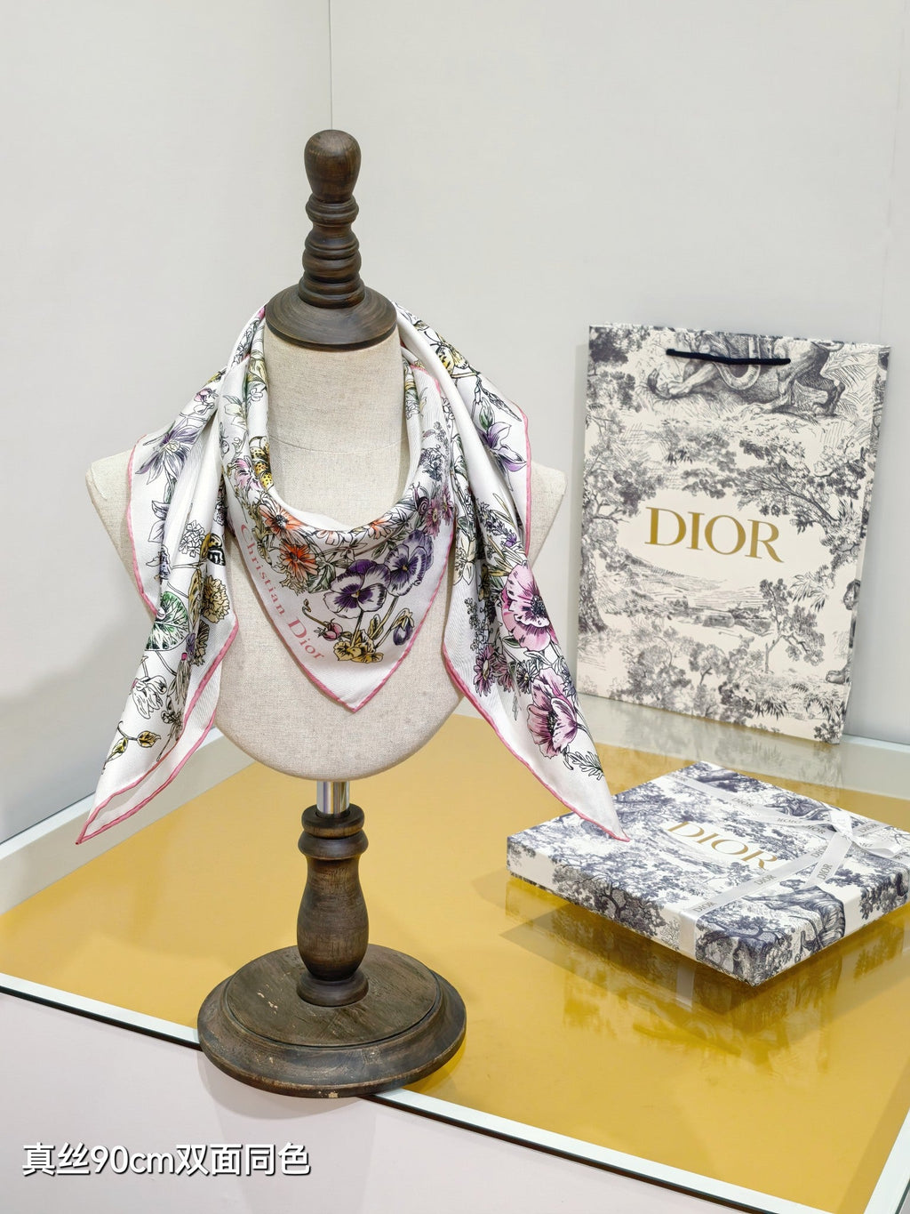 CD Star Scarf 90x90 Pink Colorful Twill Silk 219476