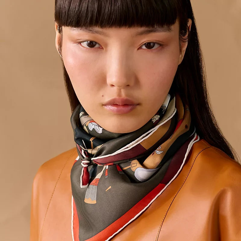HM Illusion Exquise Scarf 90x90 Brown Colorful Twill Silk 212044
