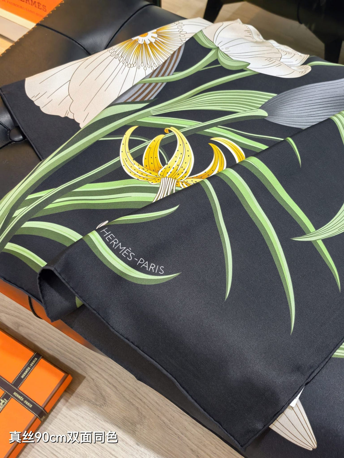 HM Eternal Bouquet 90 CM Black Colorful Cashmere and Silk 293072