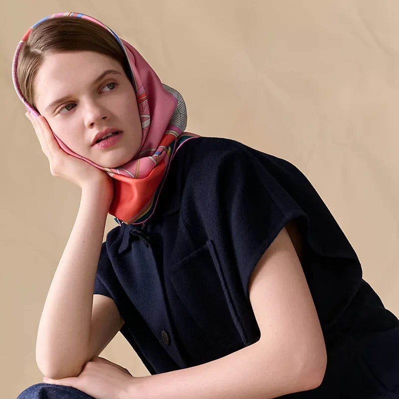 HM Petit Duc Scarf 90x90cm Pink Colorful Silk Twill 209965