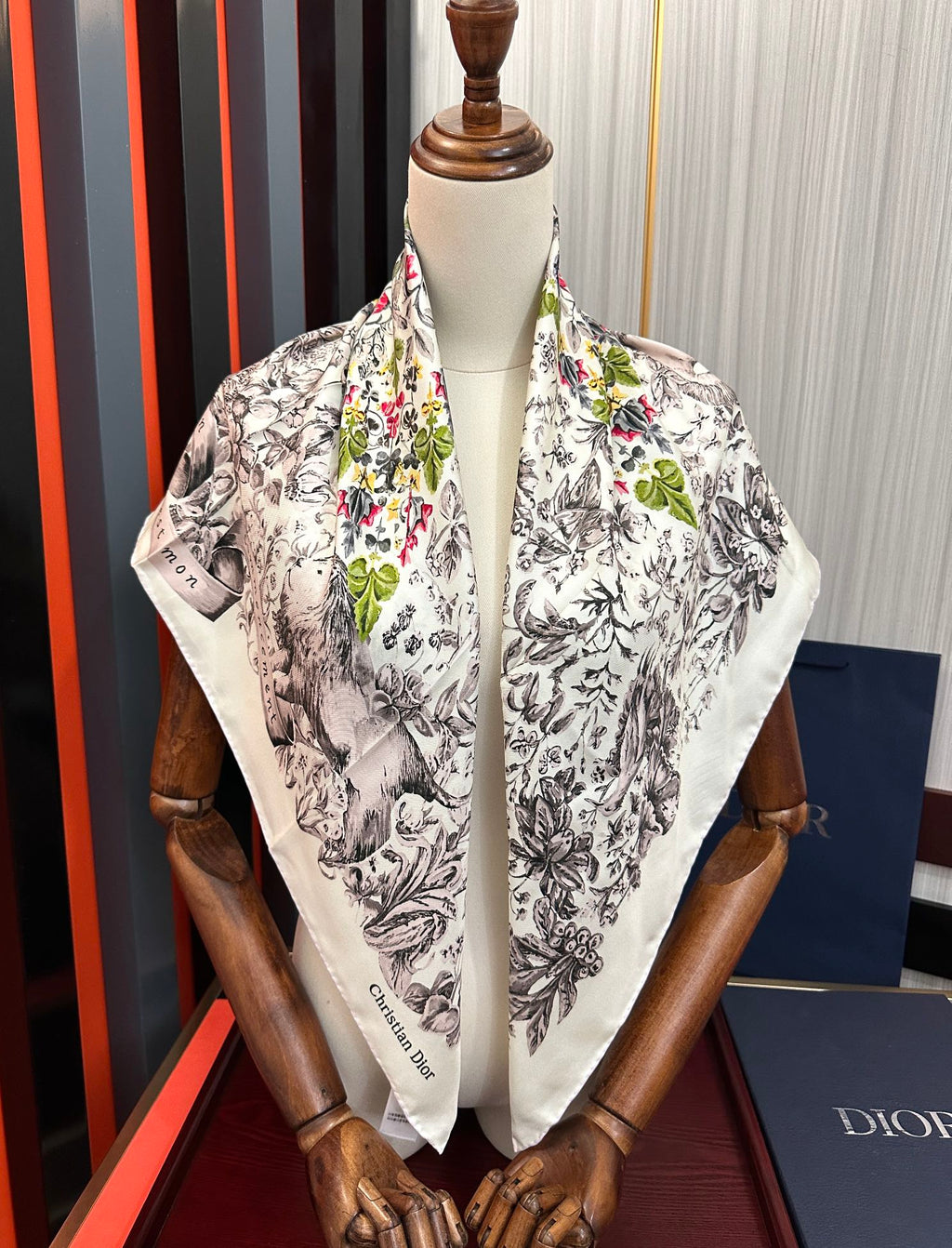 CD Around the World Scarf 90x90cm White Colorful Twill Silk 304661