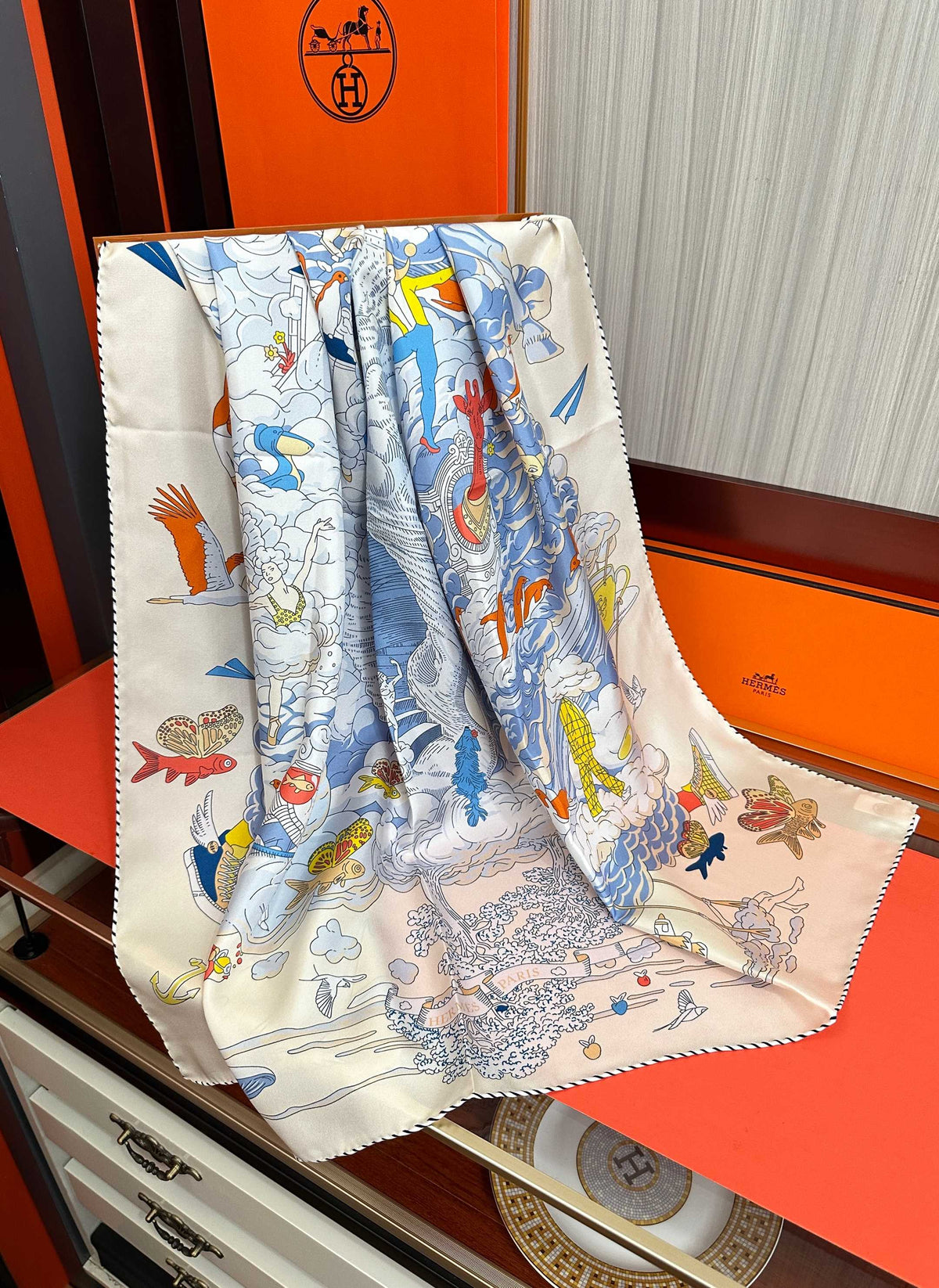 HM 26s Scarf 90 In Silk 427428