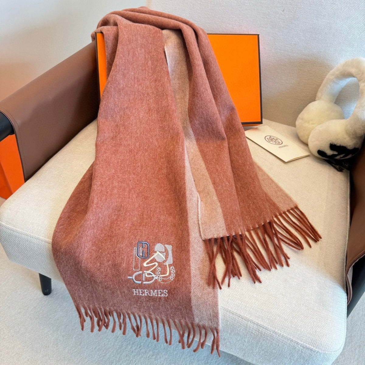 HM Classic Embroidered Scarf 185CM Dusty Rose Cashmere 292825