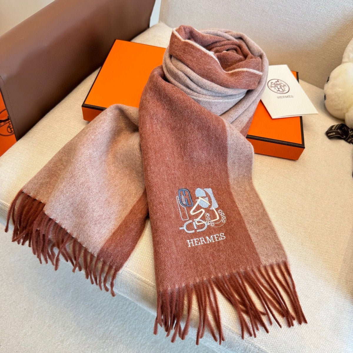 HM Classic Embroidered Scarf 185CM Dusty Rose Cashmere 292825