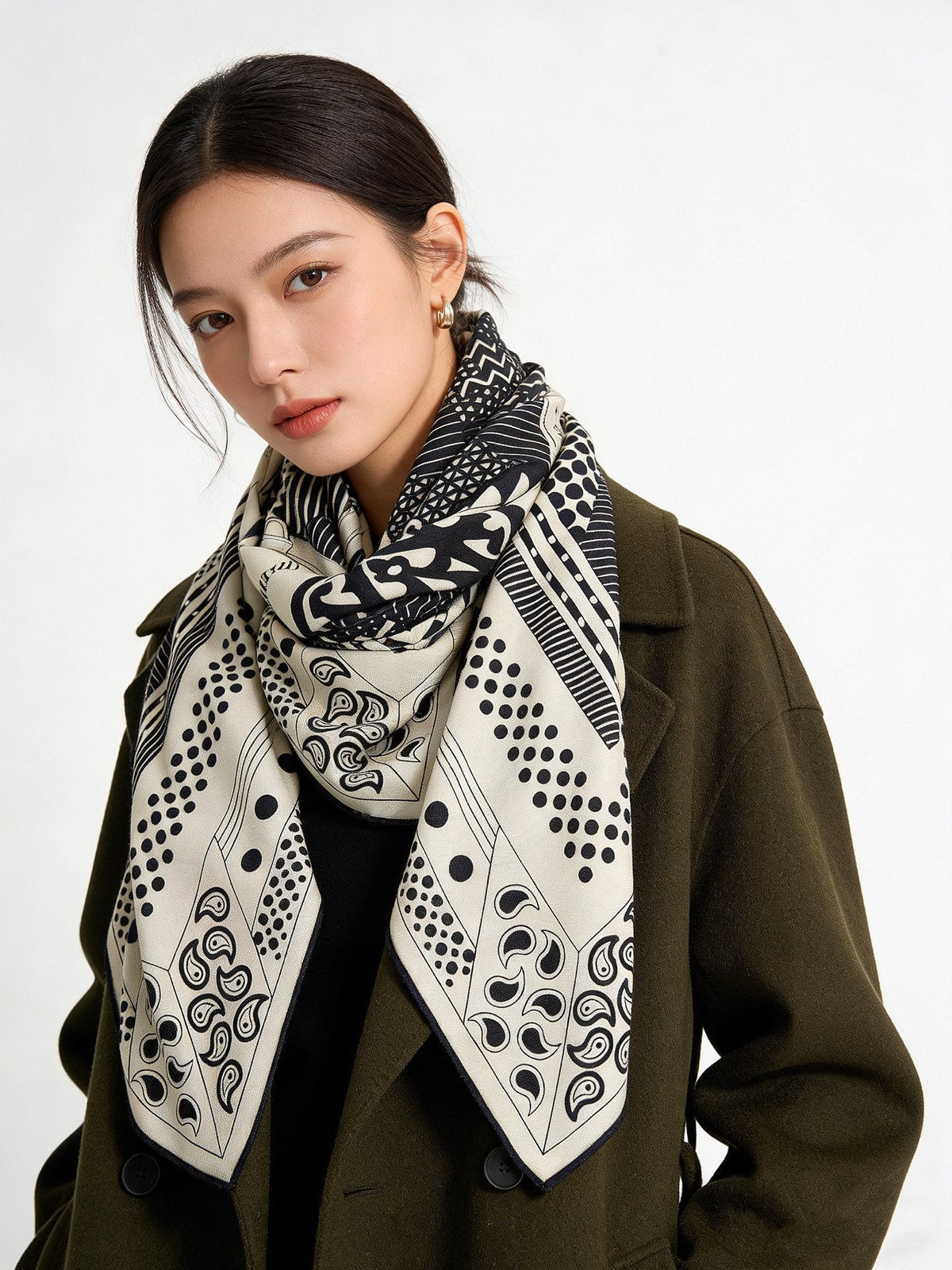 Couvertures et Tenues de Jour Bandana Scarf 135x135cm Ivory Colorful Cashmere Silk