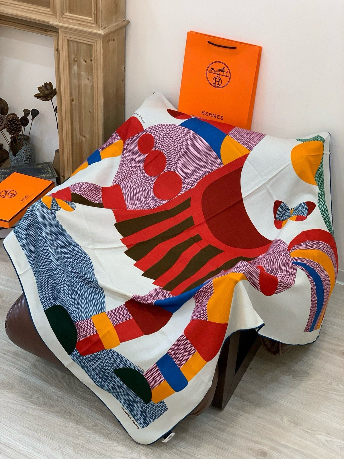 HM Mon Premier Galop Shawl 140cm White Colorful Cashmere Silk 168118