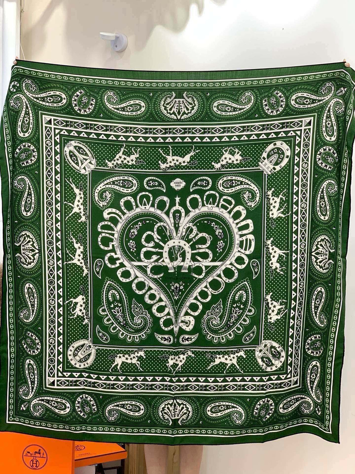 HM Cheval de Coeur Bandana Scarf 140*140cm Gren Cashmere Silk 286289