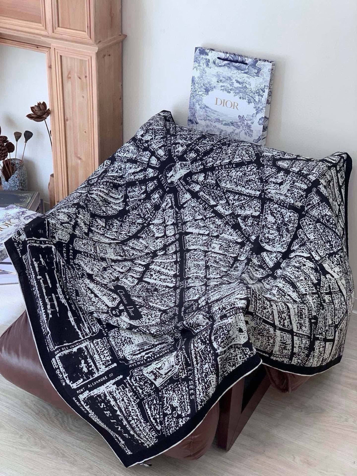 CD 26s Paris Map Scarf 140x140 Black Mulberry Silk Cashmere 328855