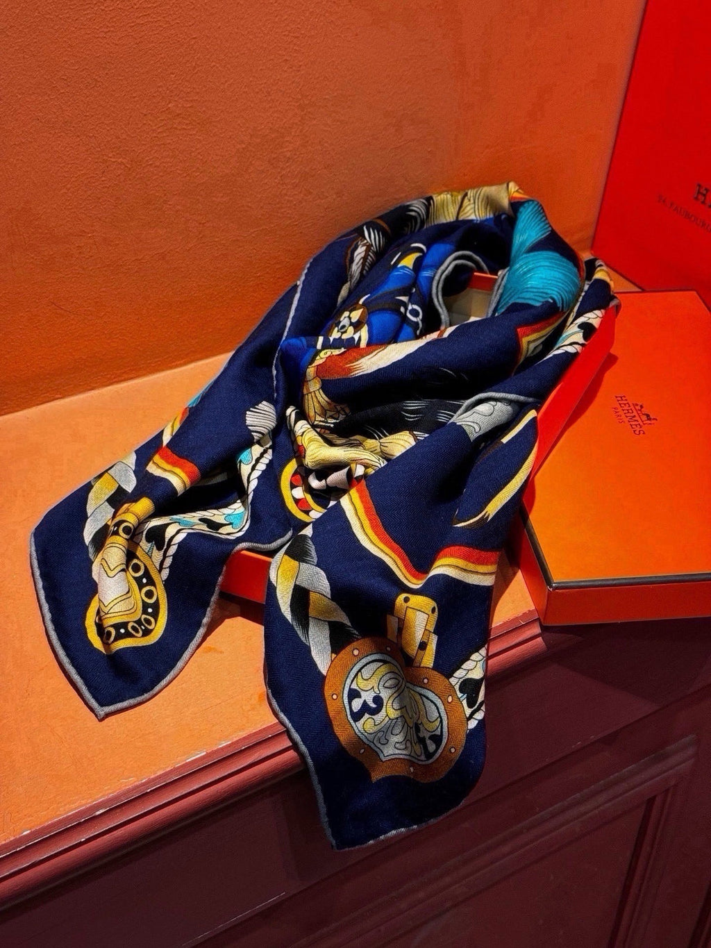 HM 26s Scarf 140 In Cashmere And Silk 429139
