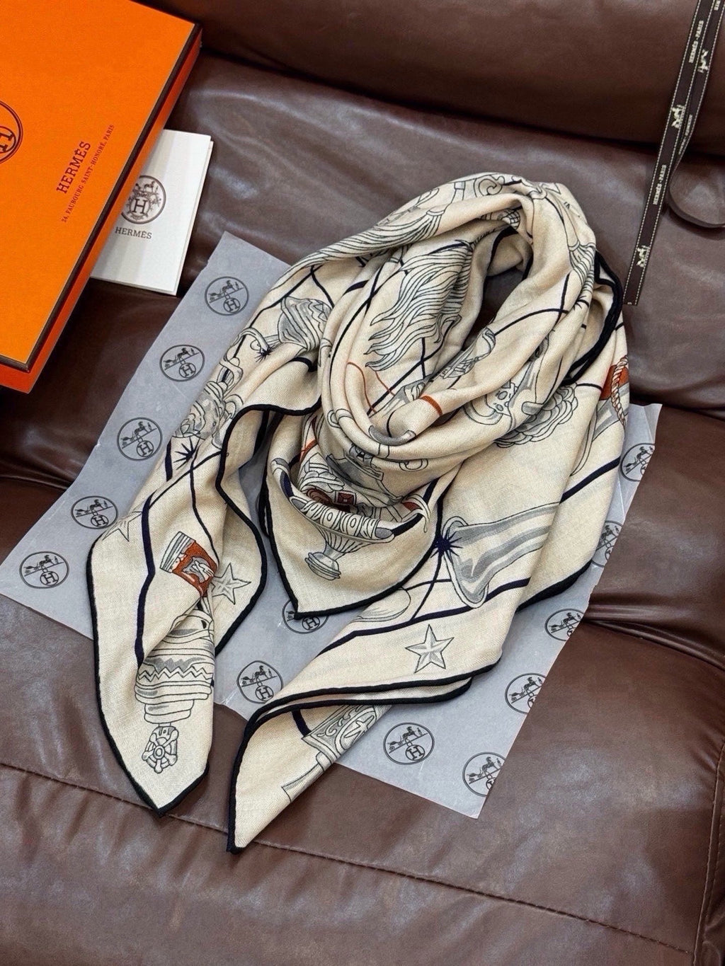 HM 26s Scarf 140 In Cashmere And Silk 216490