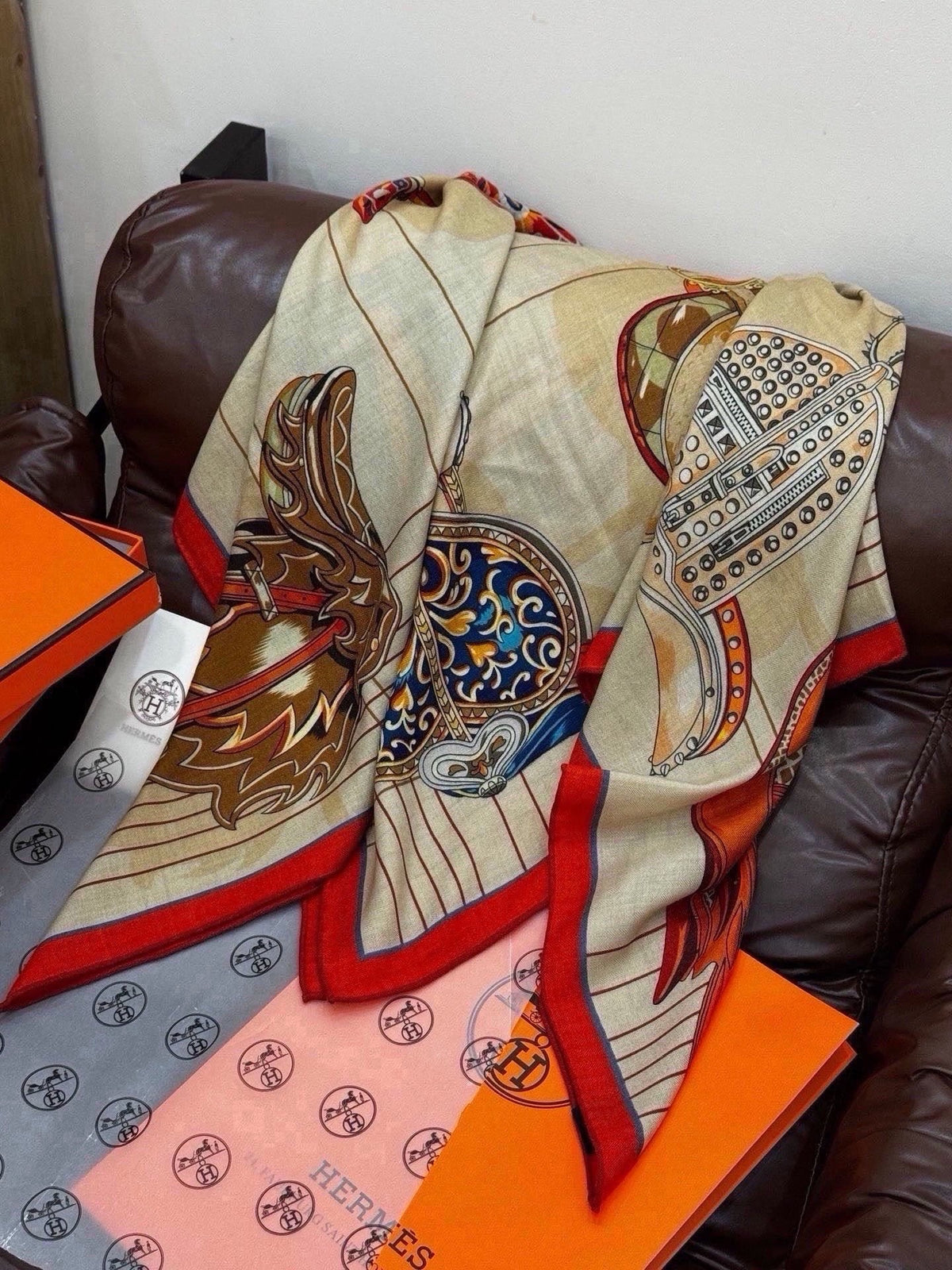 HM 26s Scarf 140 In Cashmere And Silk 216484