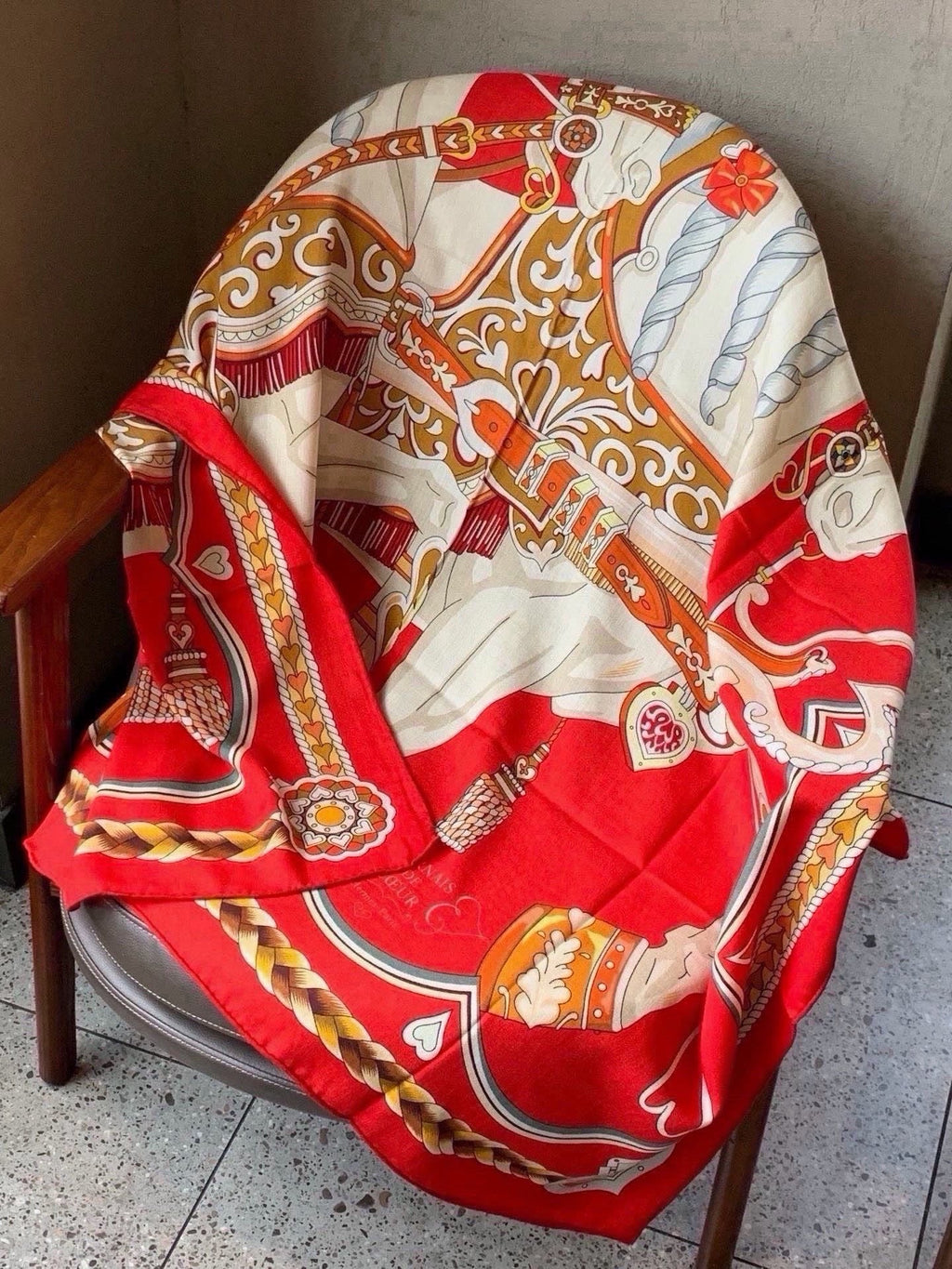 HM 26s Scarf 140 In Cashmere And Silk 216479