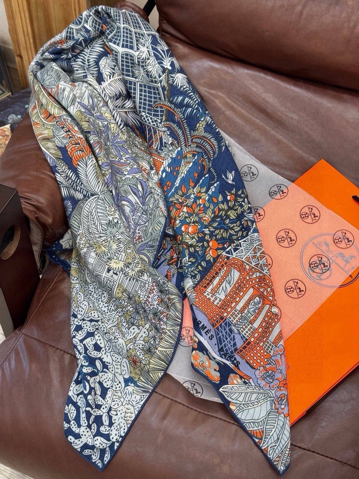 HM 26s Scarf 140 In Cashmere And Silk 441184