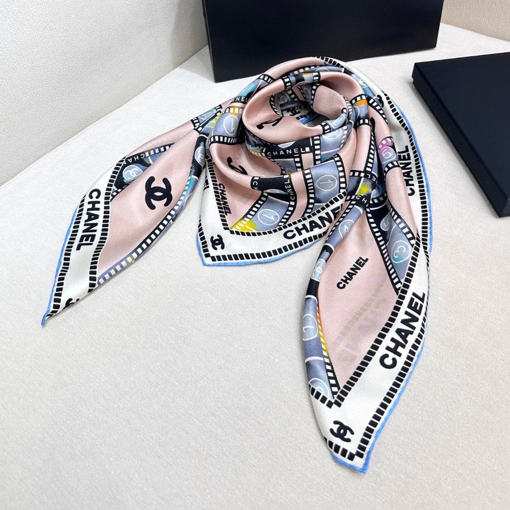 Chanel 26s Scarf 90 In Silk 309798
