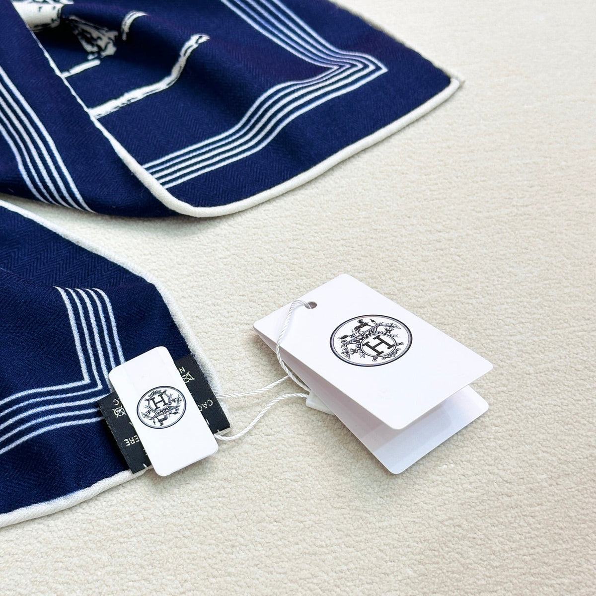 HM Creative Origins Scarf 135CM Blue Cashmere Silk 969423