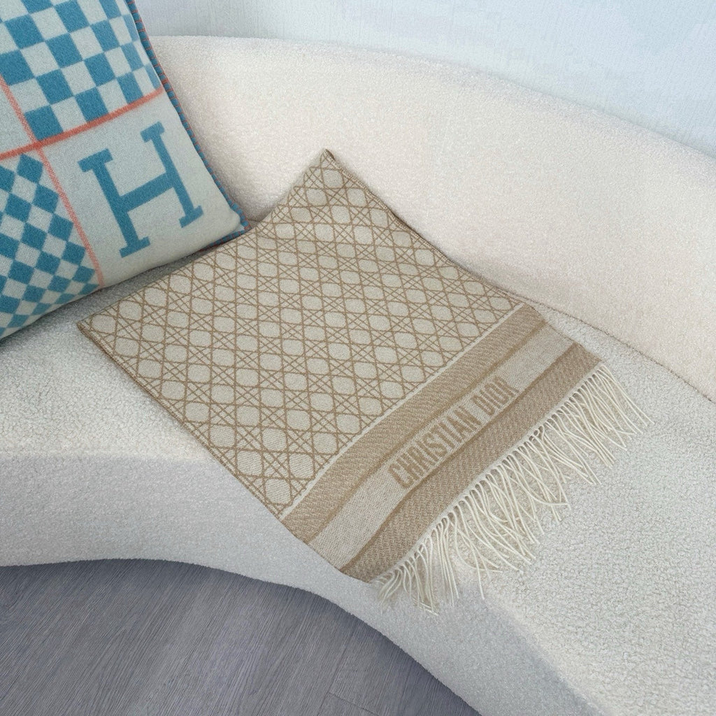 CD  Double-Sided Scarf 200cm Beige Cashmere 150402