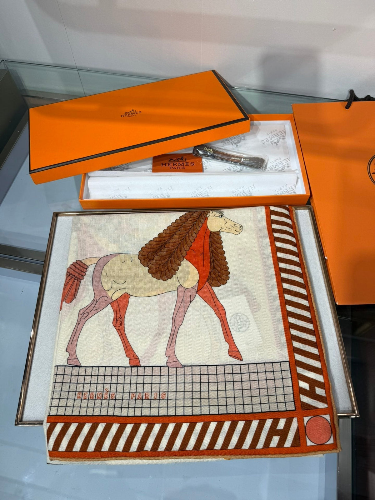 HM A Toute Allure Scarf 140 Ivory Orange Cashmere Silk 200680