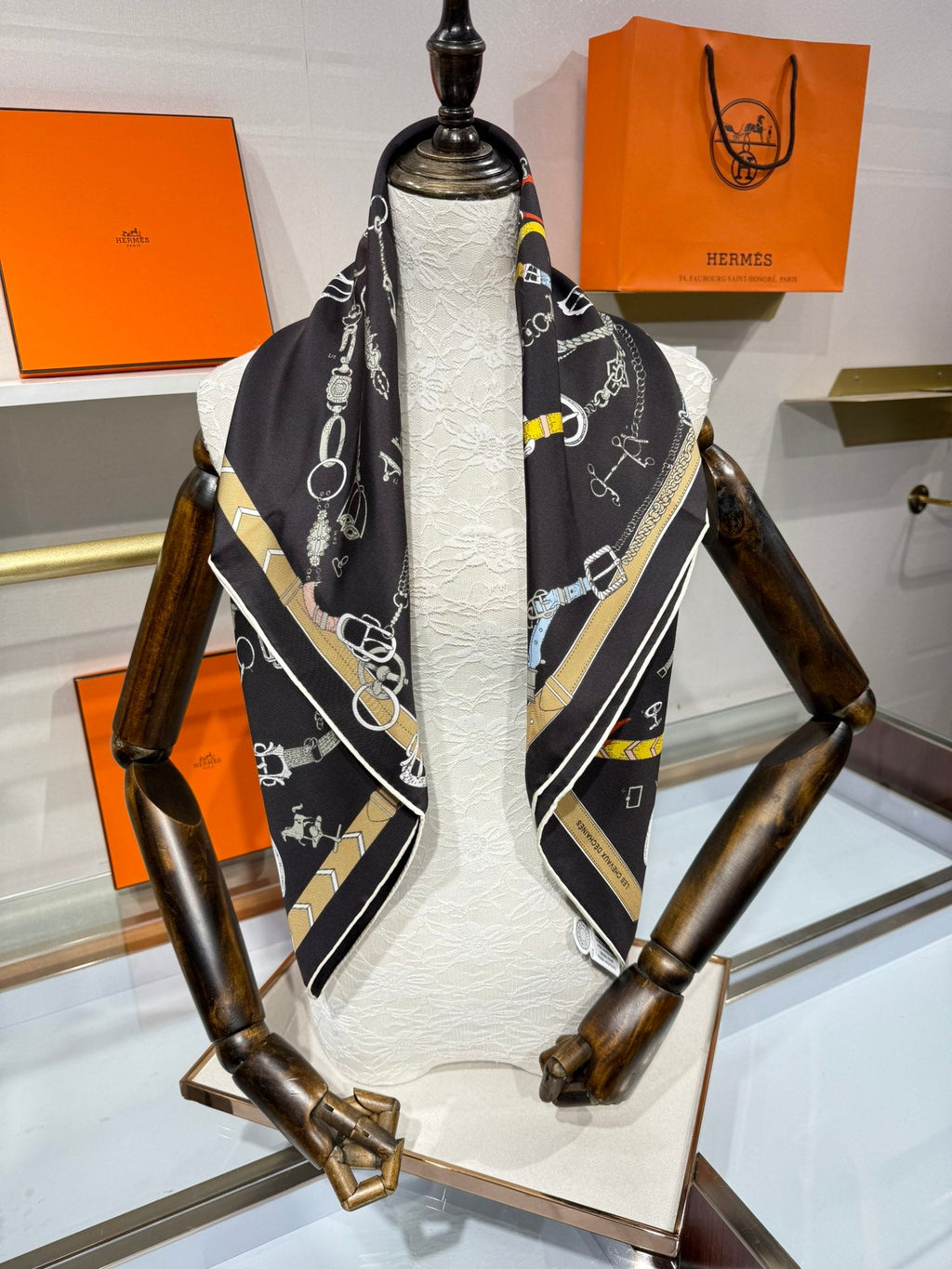 HM Les Chevaux Scarf 90x90 Black Colorful Twill Silk 209505HM Les Chevaux Scarf 90x90 Black Colorful Twill Silk 209505