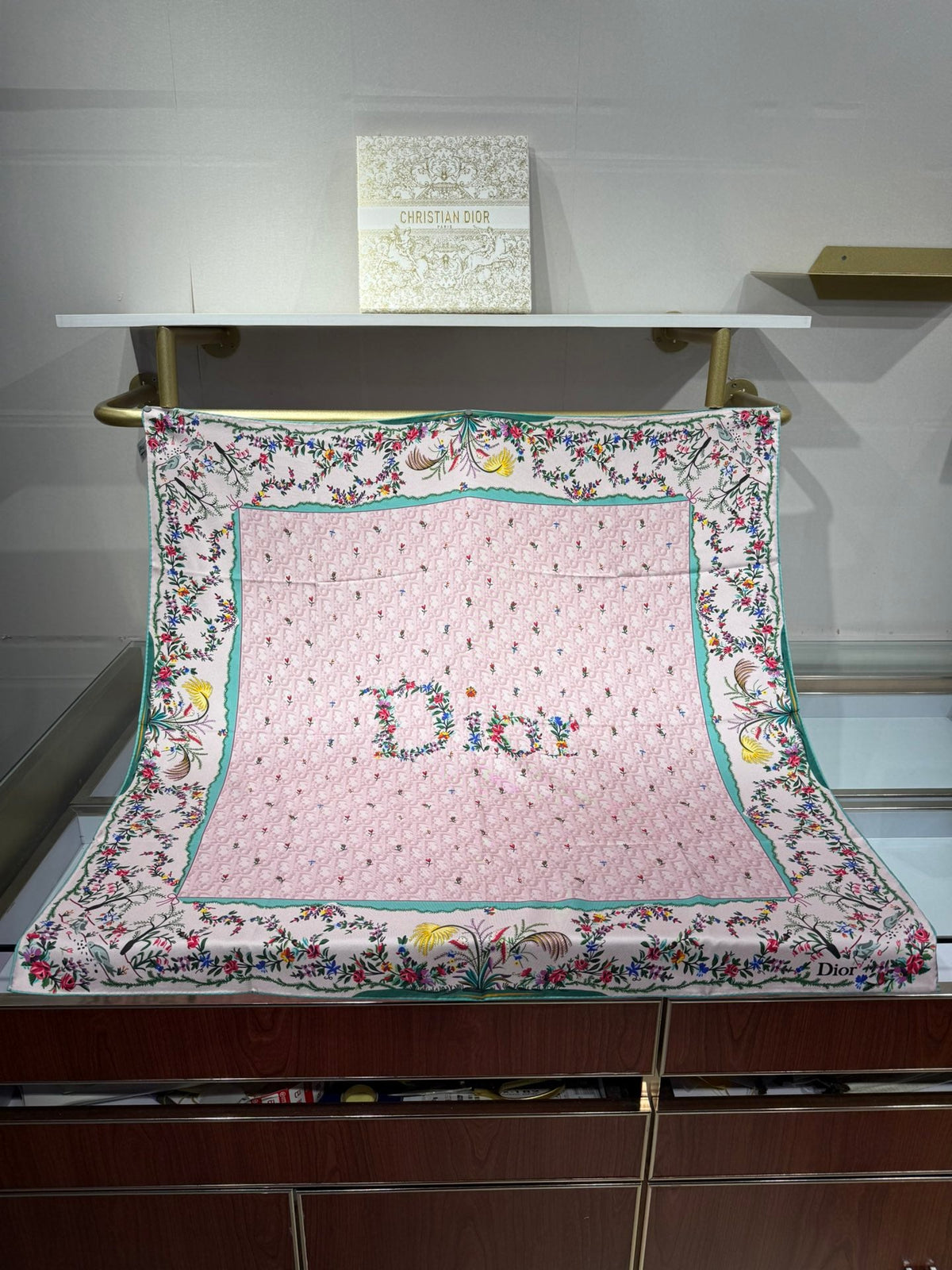 CD Dioramour Revolution Flowers 90 Scarf Light Pink Colorful Silk Twill